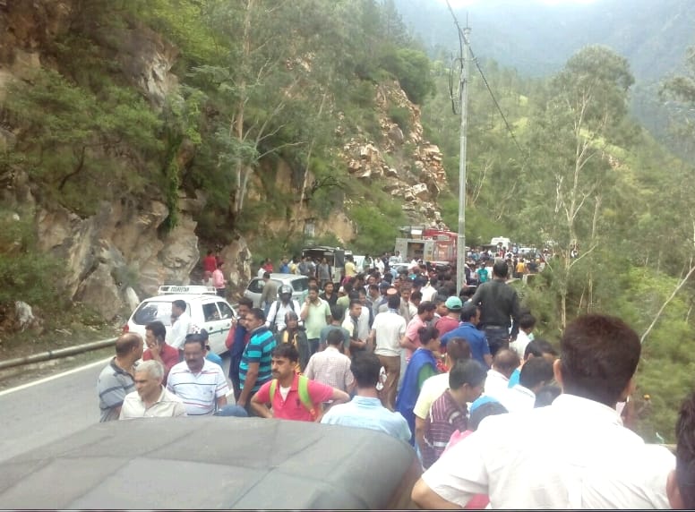 28 People Killed in Rampur Bus Accident, live Photos.
