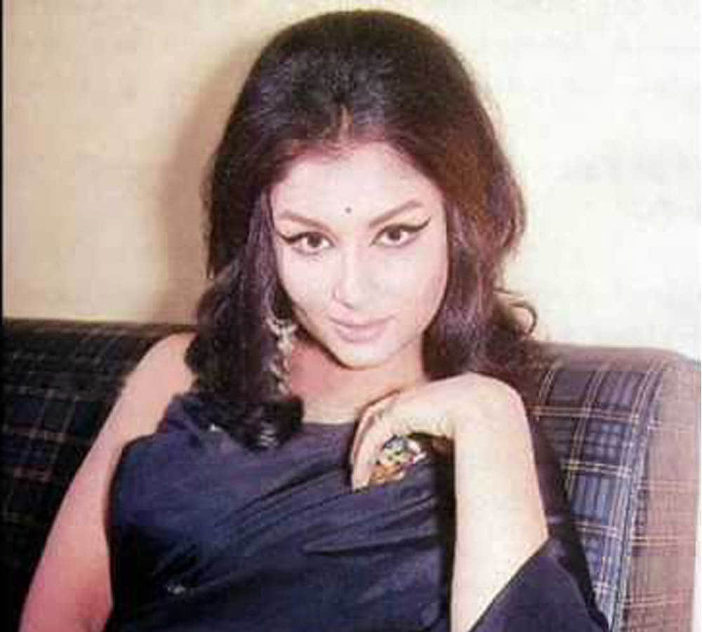 Sharmila tagore 76th birthday kareena kapoor and soha ali khan wishes