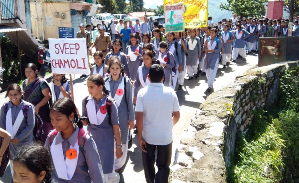 students wait for dm along one hour