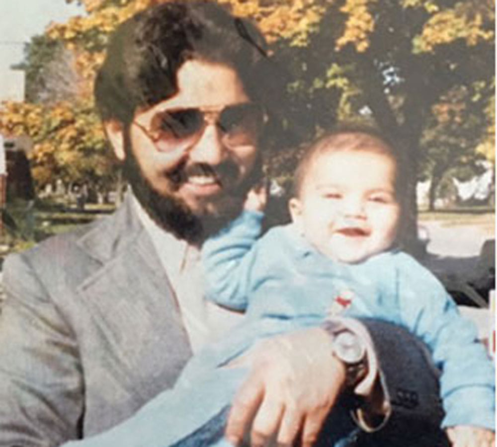 sunny leone adopt a baby child know her unknown facts