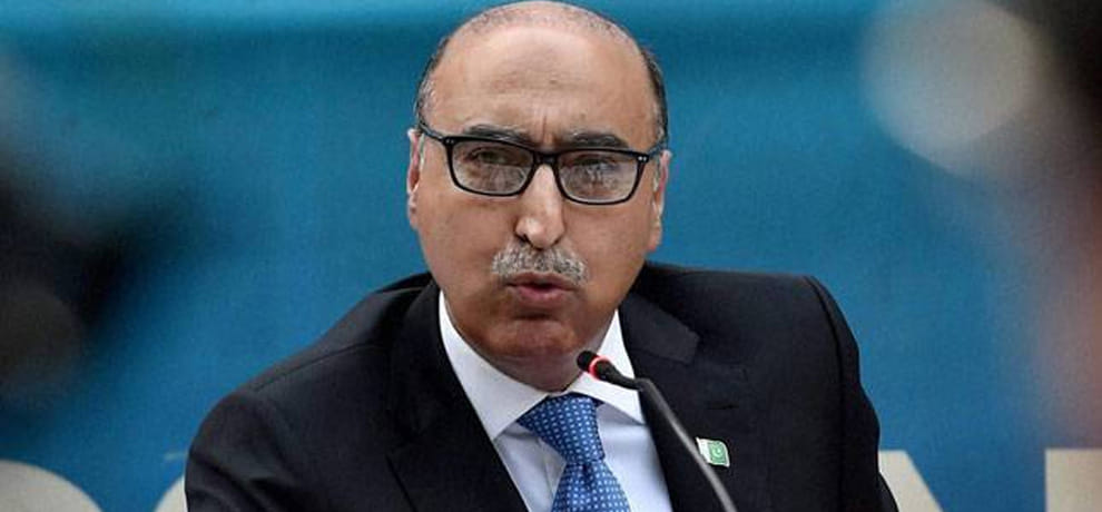 After finishing the tenure Former Pak High Commissioner Abdul Basit Left India said Goodbye India