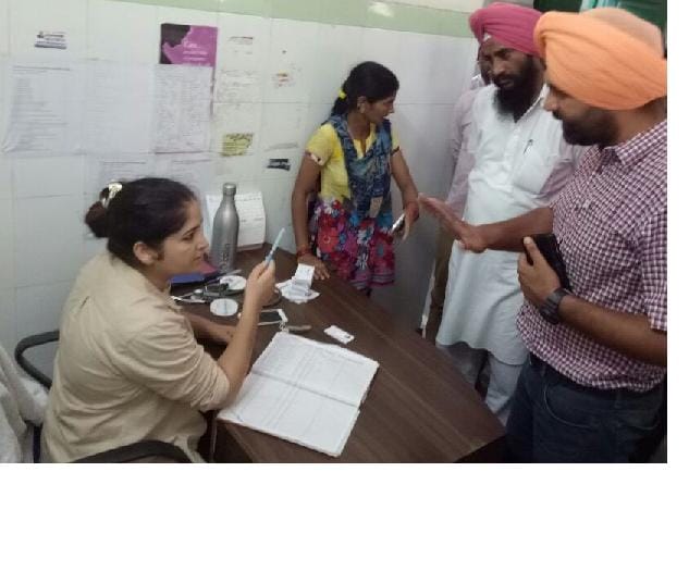 pregnent women refered to private hospital, people  burst with anger