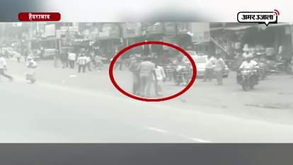 POLICEMAN SLAPED A MAN for crossing road as CM Chandrababu convoy was passing through IN HYDeRABAD