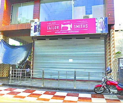 lucknow vipul khand building sealed by lda