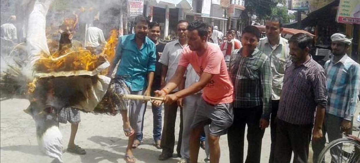 Demand for transfer of Xen electrification, blasted effigy