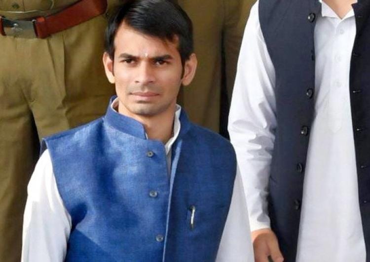  Lalu's son Tej Pratap's petrol pump license has been canclled