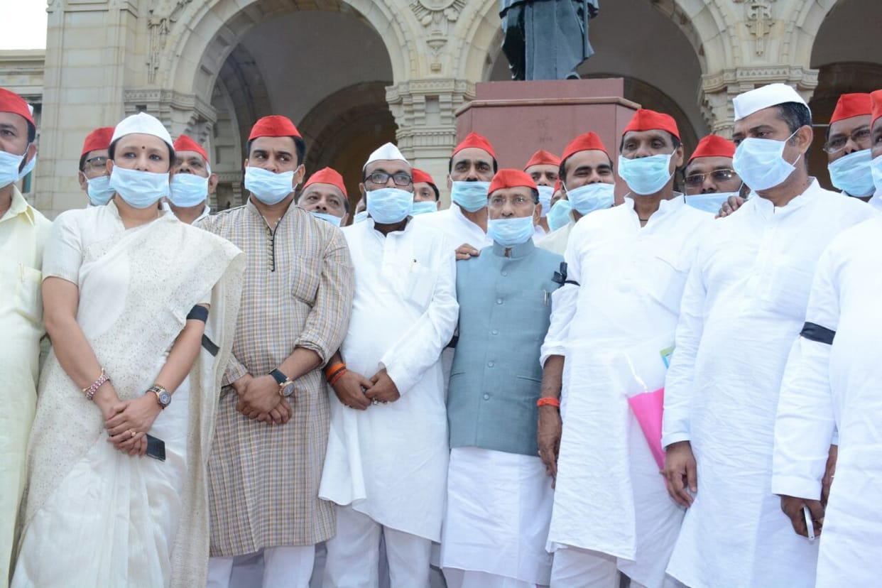 opposition protest against up government