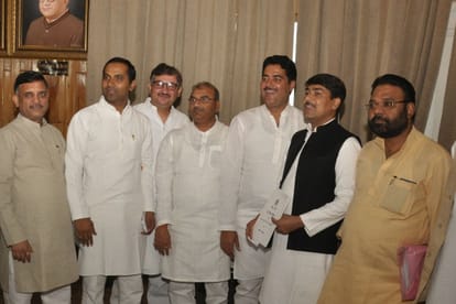 opposition alleged Yogi government for threatening in Uttar Pradesh.