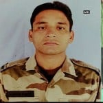 शहीद जवान और बिलखती पत्नी