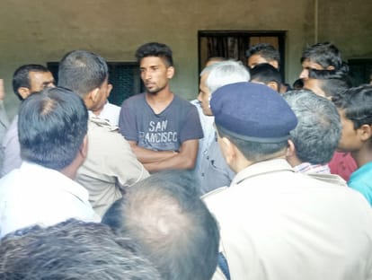 Salute to the martyr on the Air Force Station
