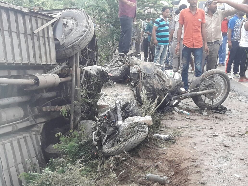 nine people dead in road accident near udaipur