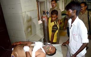 Hotel owner shot dead, severe in Rambagh