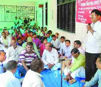 Petitioner beaten in Tahsil campus
