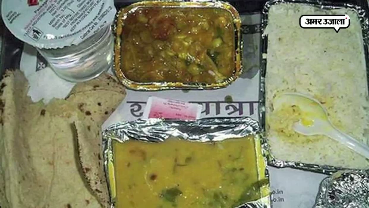 passengers protest over costly food in maharashtra sampark kranti express