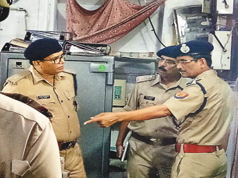 Central Bank looted five lakh lunar day