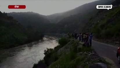 IN ROAD ACCIDENT CAR FALLS IN RIVER IN DODA OF JAMMU KASHMIR
