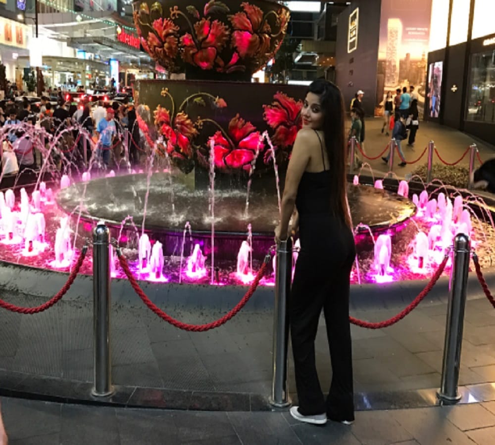 Big Boss fame Monalisa enjoying vacation in Malaysia with hubby Vikrant 