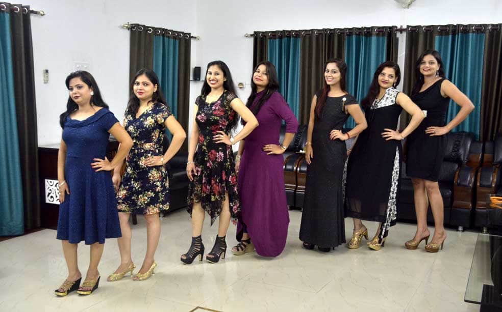 see the photos of mrs banaras contest ramp walk