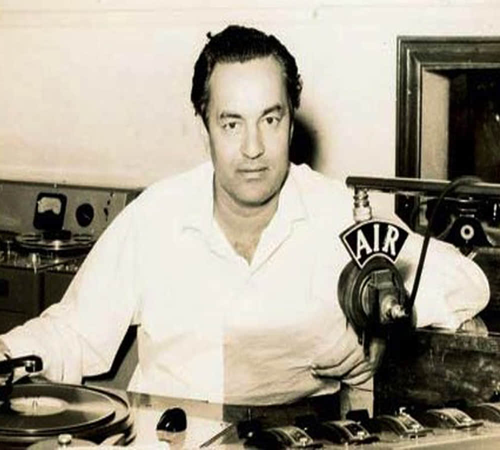 Singer Mukesh dream remains incomplete in life He Wants To Write His Autobiography