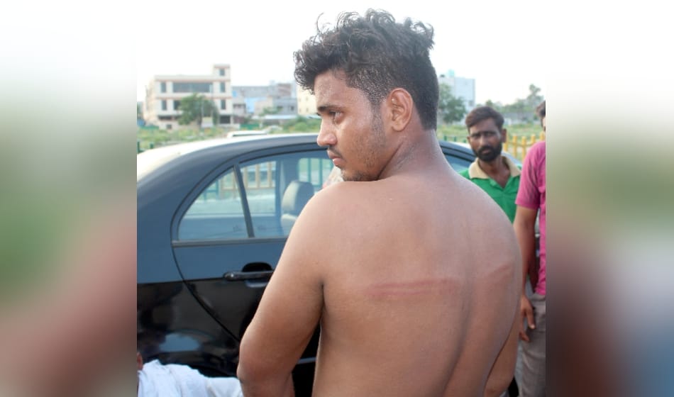goons attacked on cricketer parvinder awana after coming back from kanwar