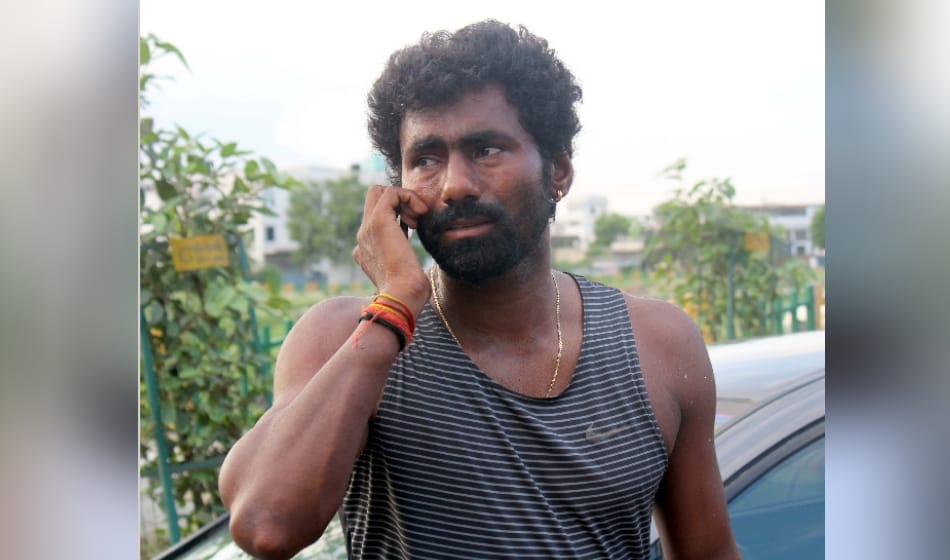goons attacked on cricketer parvinder awana after coming back from kanwar