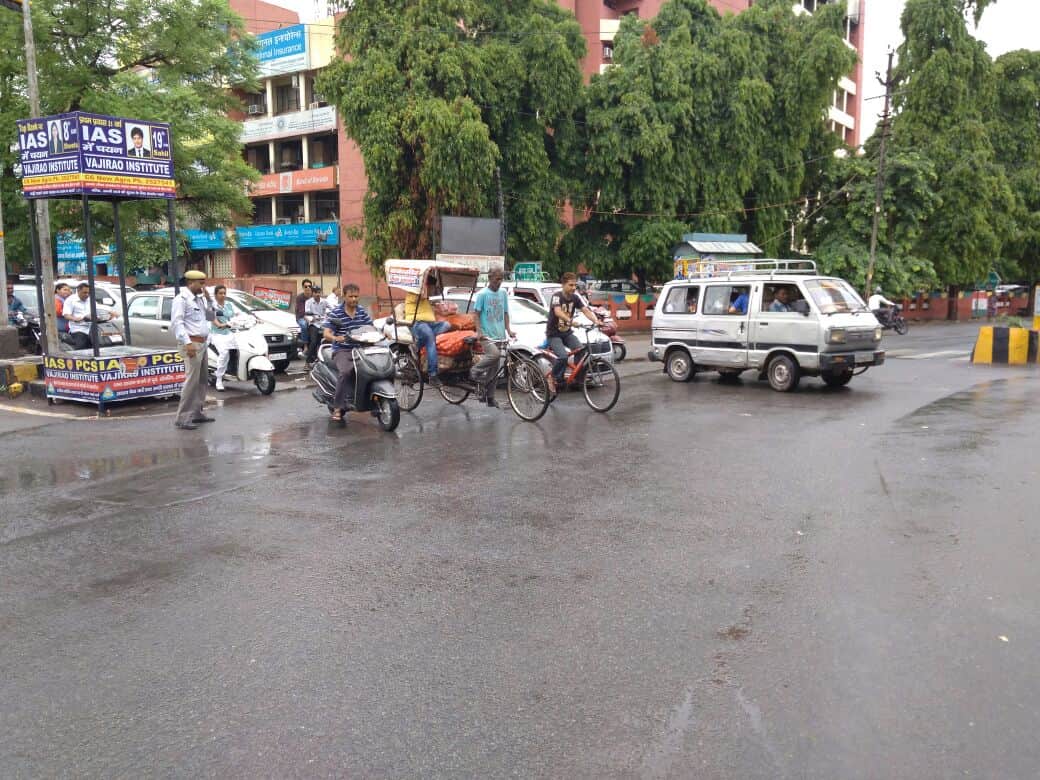 morning rain gave relief in agra 