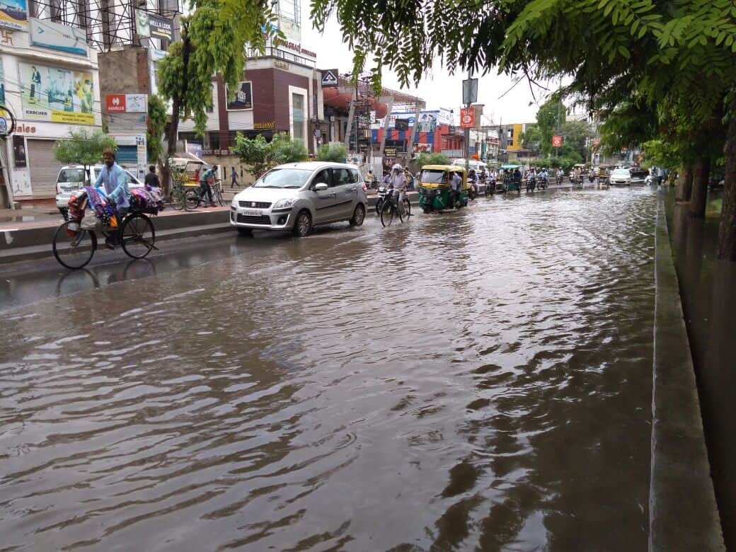 morning rain gave relief in agra 