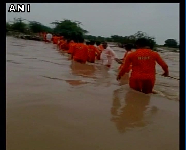 People Are Troubled Due To Heavy Rain fall In Gujarat and Mumbai 