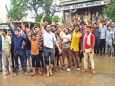 Jam casted by Saraf's dead body