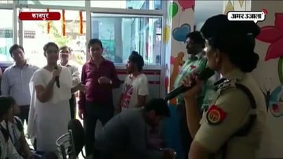 POLICE ORGANISED A CLASSES FOR STUDENTS IN KANPUR SCHOOL FOR GIRLS SECURITY 