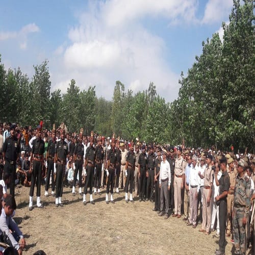 martyr Jayadrath funeral ceremony the villagers did the salutation, see photos