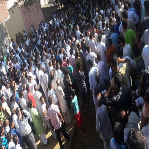 martyr Jayadrath funeral ceremony the villagers did the salutation, see photos