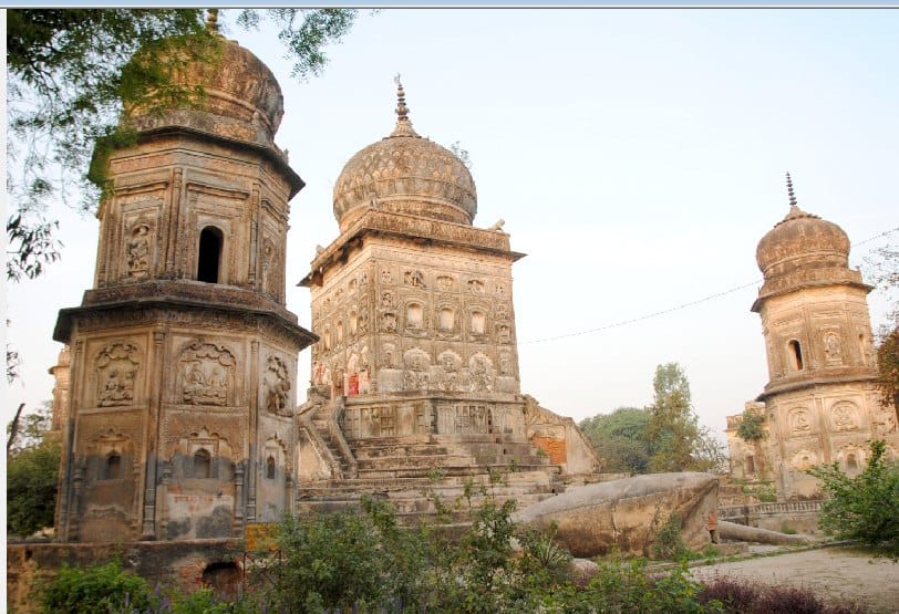 Center of Sadhana is the temple of Mandhak Shiva