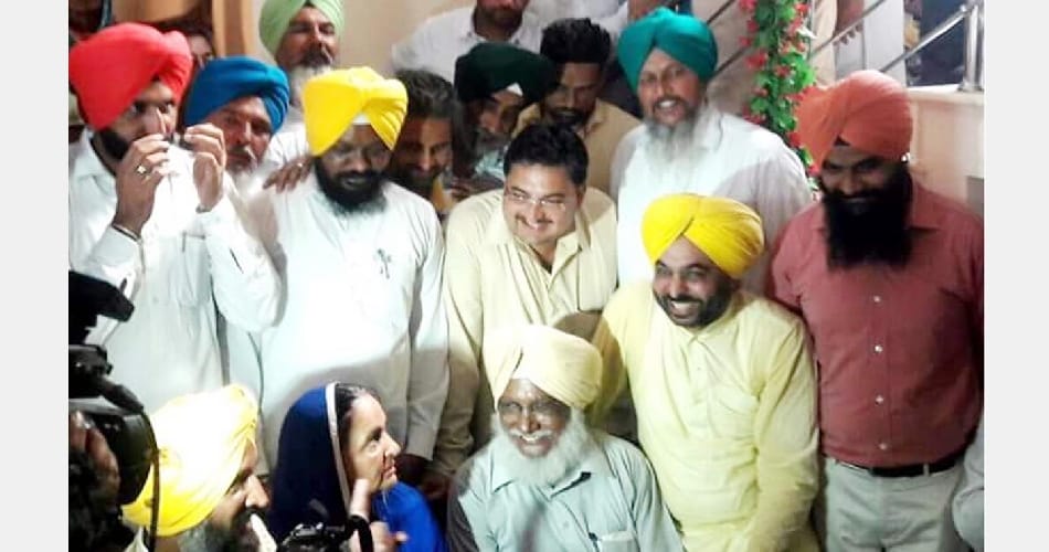 sister of cricketer Harmanpreet Kaur wishes to team india