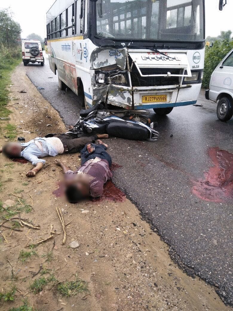 three died in tragic road accident in jaipur 
