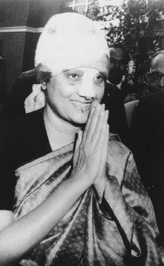 Indira Gandhi had continued to speak even on the nose break