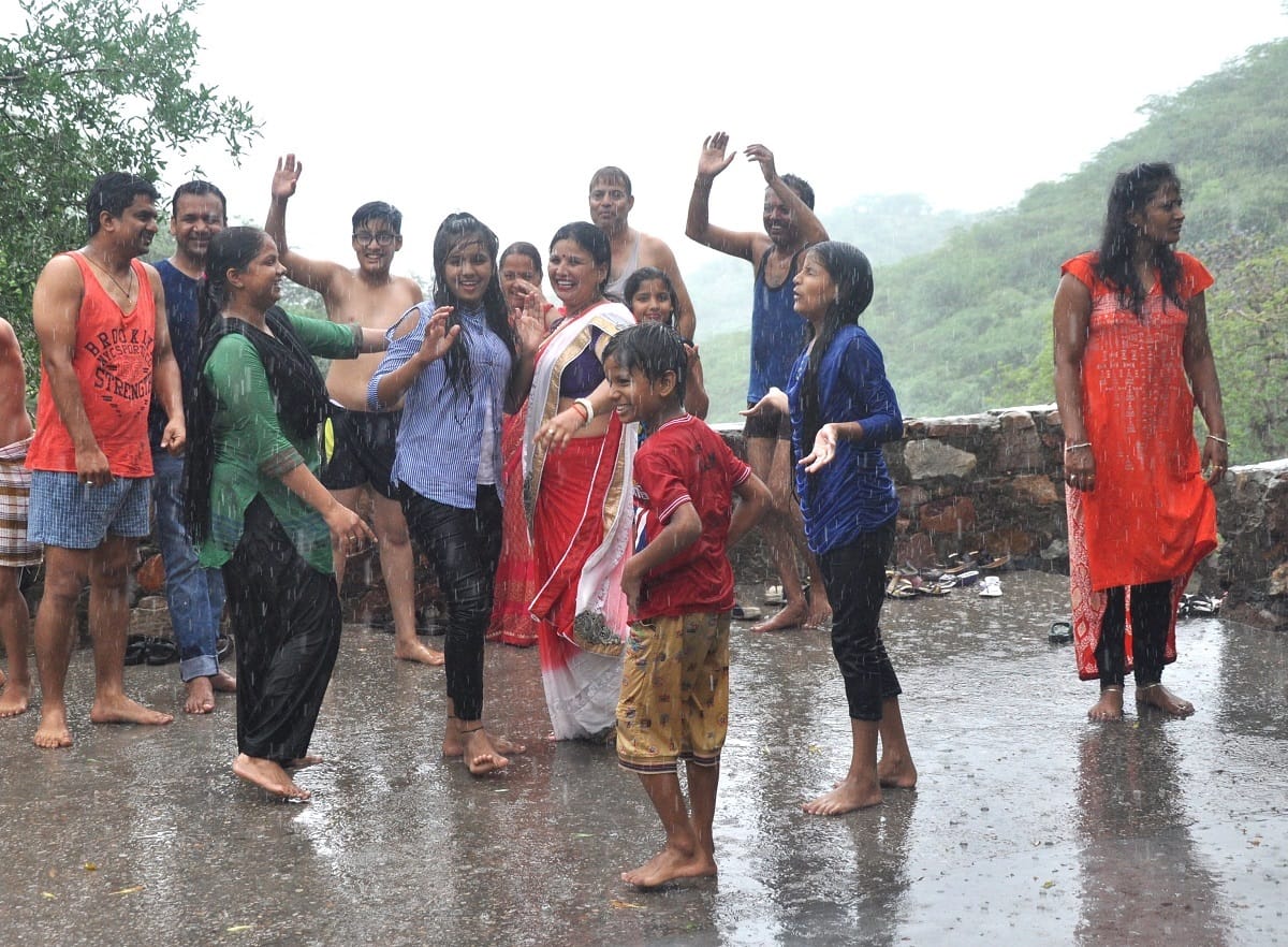 monsoon masti at picnic spot near jaipur