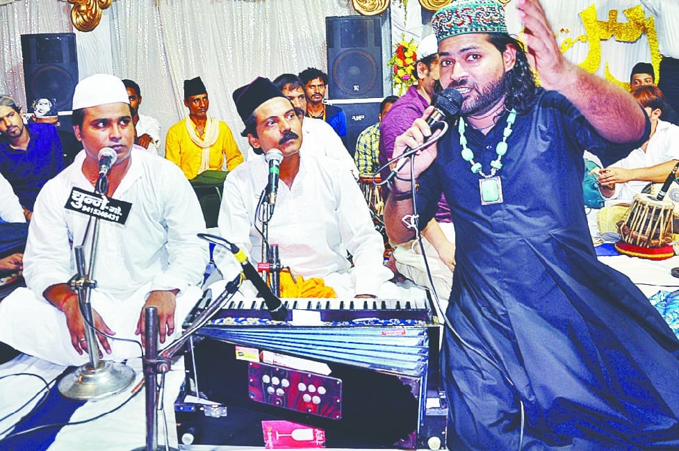कुरानख्वानी, कुलशरीफ के बाद चढ़ी अकीदत की चादर