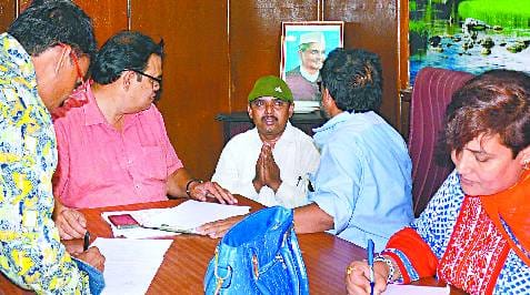 पत्नी को पास कराने के लिए बन गया मुन्नाभाई