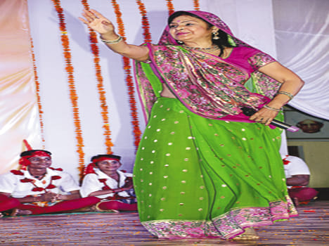 A glimpse of Bundeli folk art in the folk colors of Independence