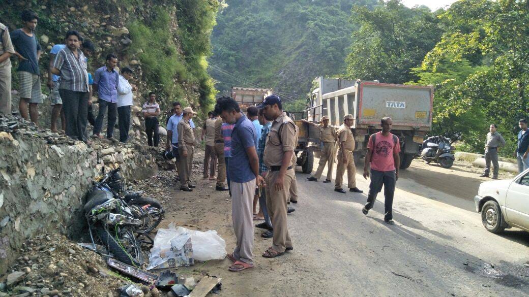 truck crushed husband and wife at badrinath highway