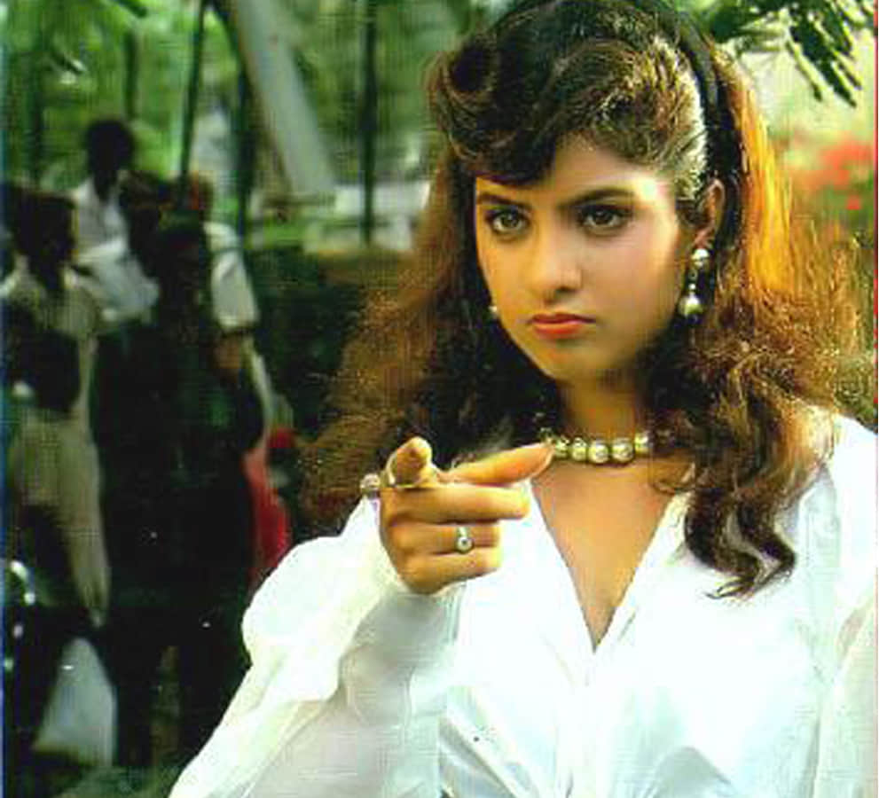 Rare Unseen pictures of Divya Bharti
