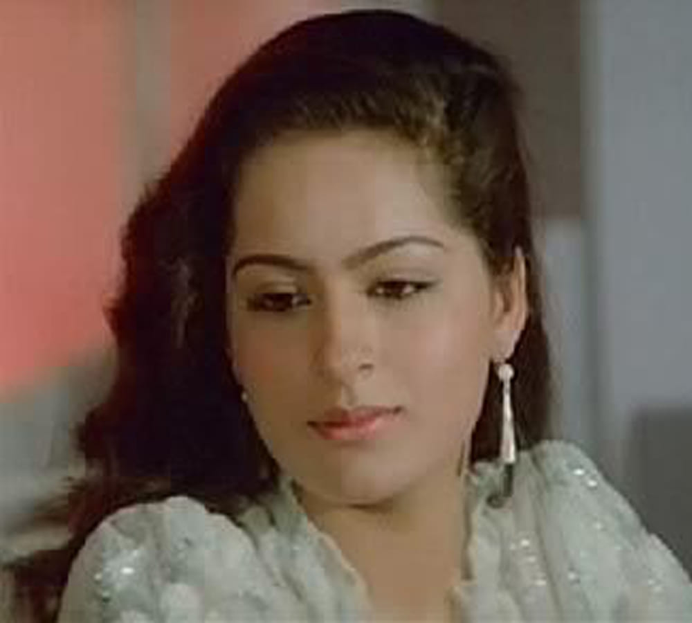 Divya Rana aka Salma Manekia of 'Ram Teri Ganga Maili' now a photographer, sculpture maker