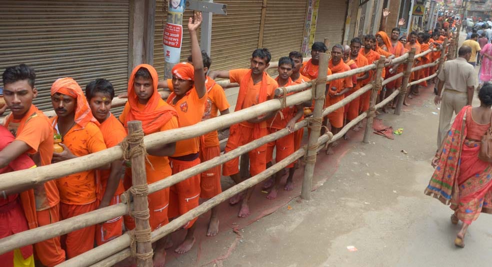 sawan 2022 Eclipse on welcome tradition of Kanwariyas in Kashi varanasi