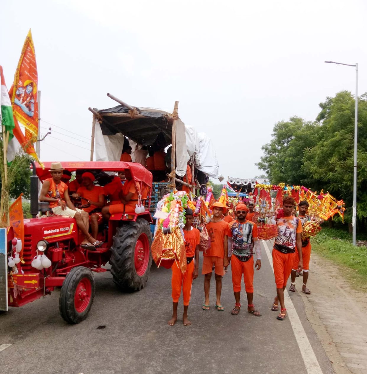 kanwariyas gaining pace with Jai karas of bum bum bhole