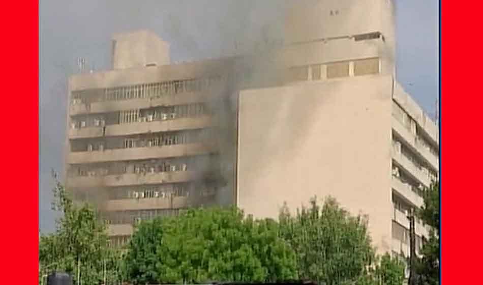 Delhi: Fire breaks out in Lok Nayak Bhawan, 25 fire tenders on the spot.