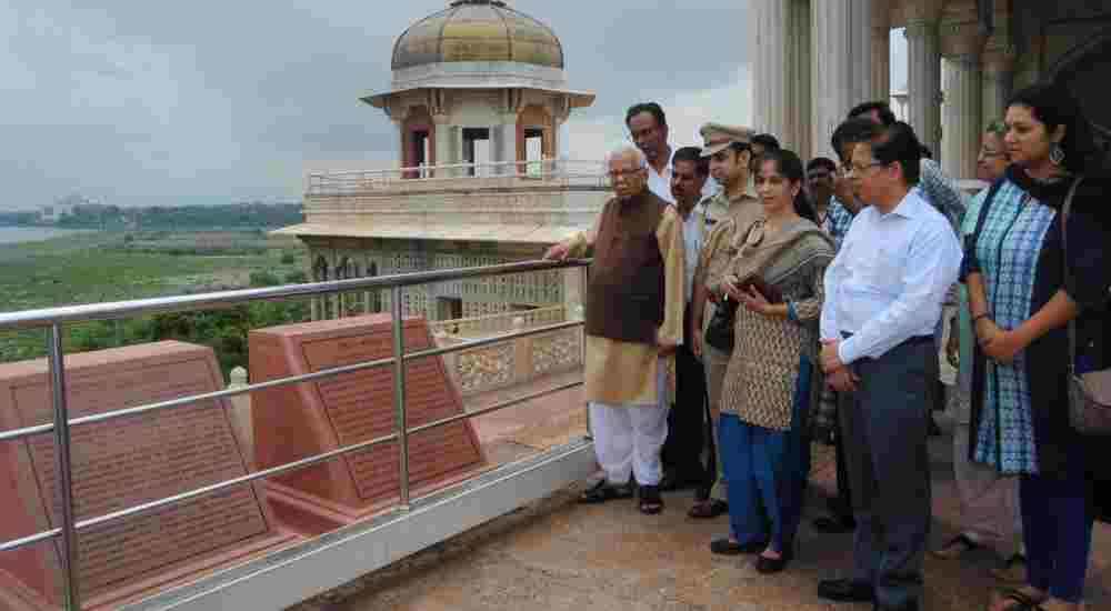 Governor ram naik told about the fact filed in agra fort about shivaji 