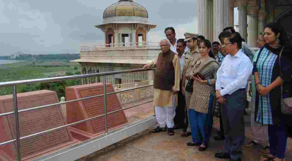 Governor ram naik told about the fact filed in agra fort about shivaji 