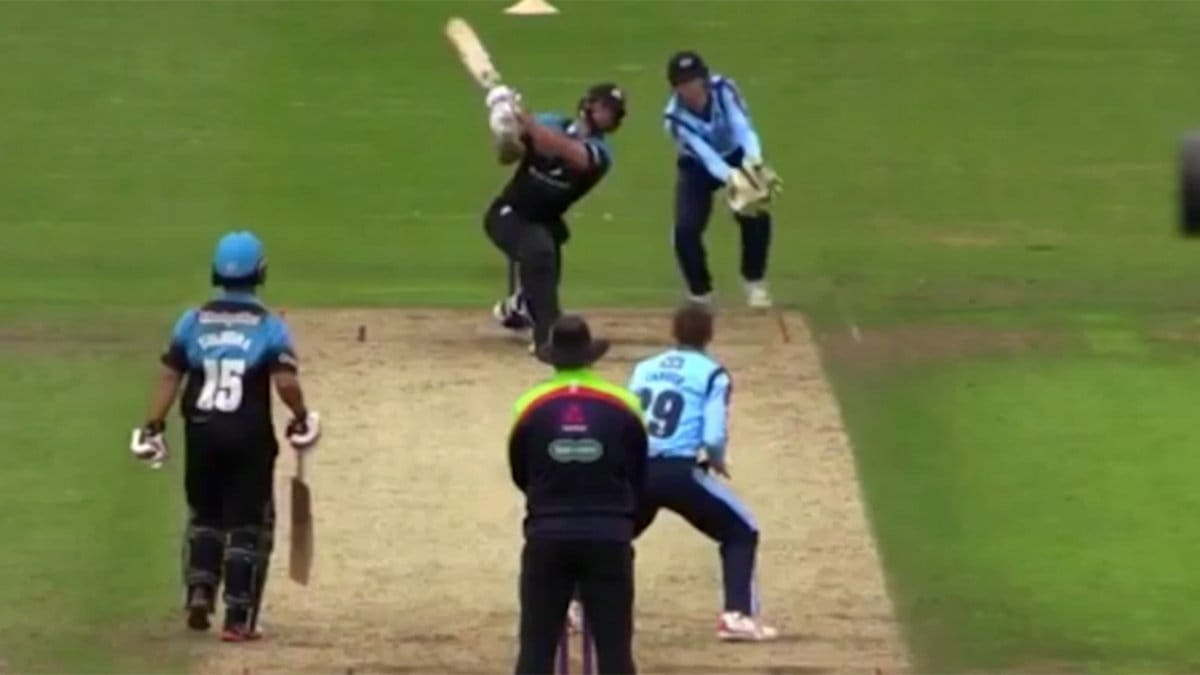 ross whiteley of worcestershire hits 6 sixes in an over in natwest t20 blast