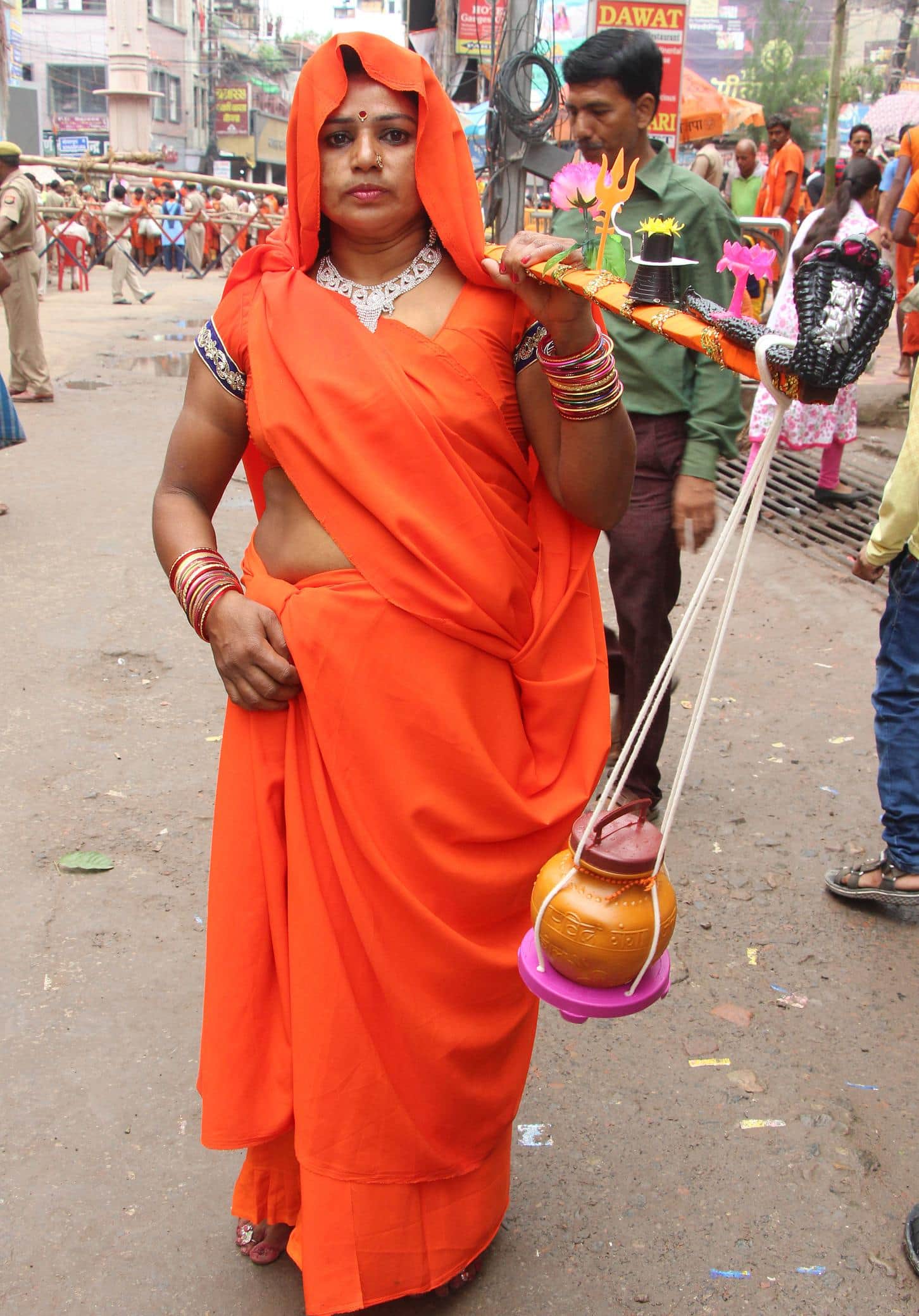 Sawan Third Monday 1.5 lakh devotees did Jalabhishek in Varanasi 